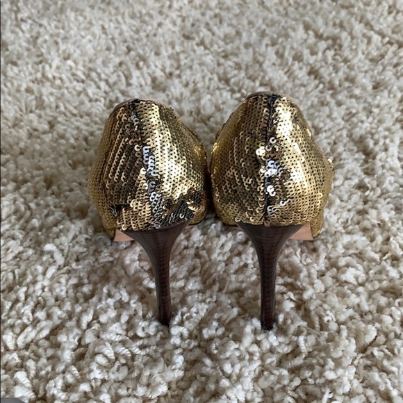 Dolce Vita Gold & Silver Sequin Flippy Heels Pumps Round Toe Size 8 - Picture 5 of 6